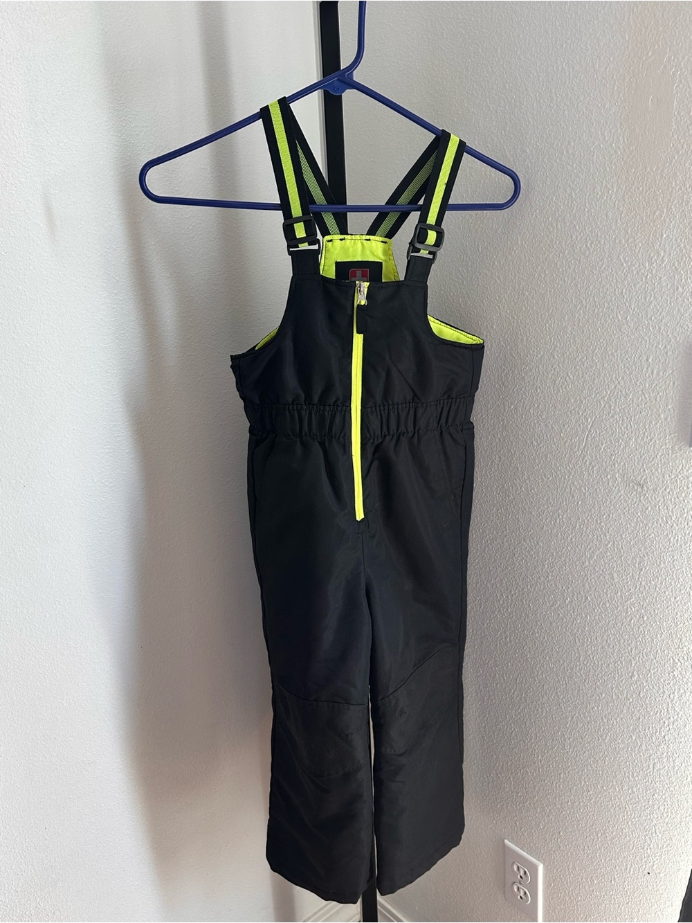 Swiss tech 4-5 snow pants overall
